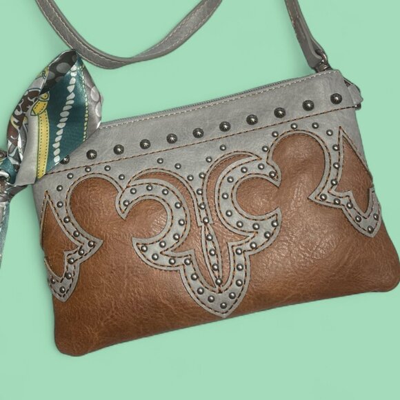 LOW START - MONTANA WEST CROSSBODY BAG NWOT - Picture 1 of 5